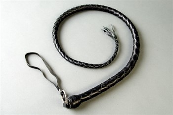 Черная лакированная плеть ручной работы 100 см